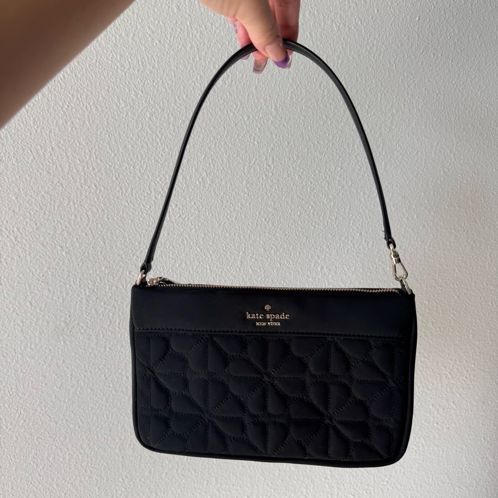 KATE SPADE Spade Flower Quilted Fabric Convertible Wristlet Black KK255 EUC